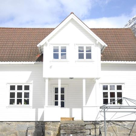 Luster Comfortable House In Quiet Area מראה חיצוני תמונה