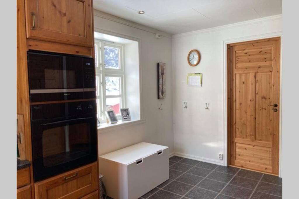 Luster Comfortable House In Quiet Area מראה חיצוני תמונה